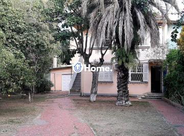 Casa · 200m² · 6 Quartos · 6 Vagas · CASA EM 2 TERRENOS NO BAIRRO MEDIANEIRA