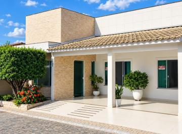 Casa · 238m² · 3 Quartos · 2 Vagas · Casa 3/4, suíte, piscina e espaço gourmet no Condomínio Maya