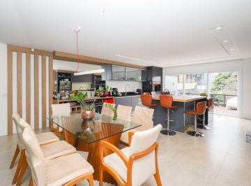 Casa de 3 quartos, Curitiba · Ótimo sobrado ao lado do parque Bacacheri, espaço, conforto, pratico e boa localização.