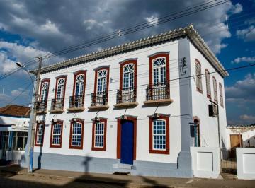 Casa · 400m² · 9 Quartos · Sobrado 400m  AC, Patrimônio Histórico no Centro de Andrelândia MG