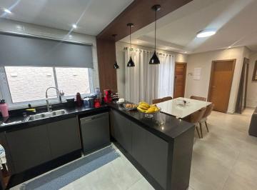 Casa de 3 quartos, São Paulo · Vendo sobrado 236m² 3 dormitórios 1 suíte 5 vagas.