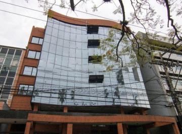 Casa · 34m² · 1 Vaga · Sala Comercial em Petrópolis