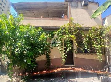 Fachada · Oportunidade Única: Casa de Vila Duplex com Terraço Gourmet!