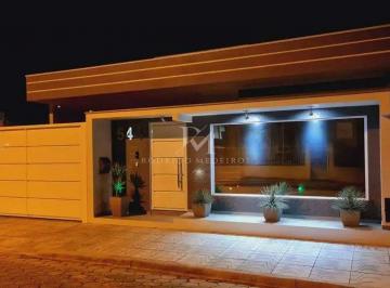 d05ccda7-db25-4444-ac5a-51c1f759fa90-17762842582987.jpg · Casa com 3 quartos e piscina no Carianos, Florianópolis