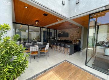 16f26cc6-b236-46f0-8c57-a21fc9797bec · Casa à venda - em Urbanova