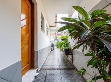 Casa · 243m² · 3 Quartos · 2 Vagas · Casa térrea com 3 dormitórios, 2 vagas e edícula proximo a vila formosa
