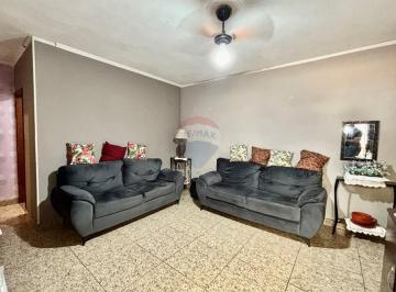 Casa · 220m² · 3 Quartos · Casa à venda no Parque Santa Bárbara com 3 dormitórios, amplo quintal para vários veículos – R$ 560