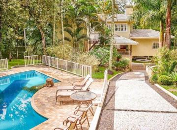 Casa · 650m² · 4 Quartos · 15 Vagas · Mansão com 650m2 de a.c. em terreno de 4.000m2 com 4 suítes, 15 vagas, lago, piscina na Serra.