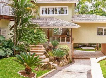 Casa · 650m² · 4 Quartos · 15 Vagas · Casa de campo com 650m2 em terreno de 4.000m2 com 4 suites, 15 vagas, lago, piscina em área nobre