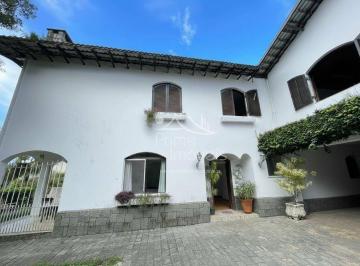 fd8106ec2597bd94622561669429017c12c0e069 · Luxo e Conforto em Localização Privilegiada