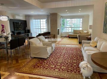 Casa · 320m² · 4 Quartos · 4 Vagas · Localização privilegiada, rua arborizada, próximo a farto comércio