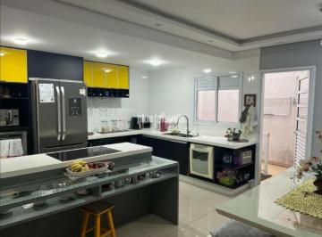 Casa · 200m² · 3 Quartos · 5 Vagas · Casa em Cambuci com 200m²