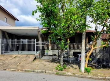 FACHADA · Excelente casa á venda no bairro Marçal Santos em Poços de Caldas MG.