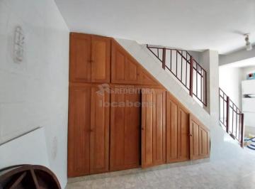 Casa · 360m² · 4 Quartos · 2 Vagas · Casa tipo sobrado com 3 dormitórios sendo 1 tipo apartamento todos com armários, sala ampla para 2 a