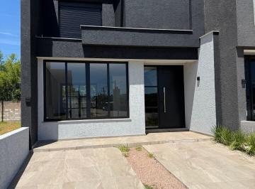 Casa · 131m² · 3 Quartos · 2 Vagas · Excelente sobrado à venda no bairro Centro - Gravataí/RS