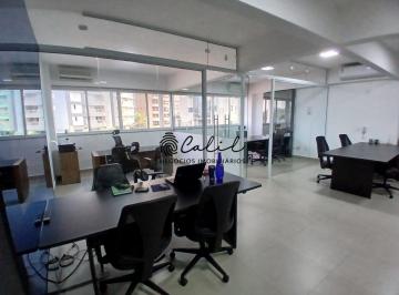 Comercial · 84m² · 2 Vagas · Sala comercial no Jardim Botânico em prédio com portaria e elevador, 84,13 m², reformada e com vista