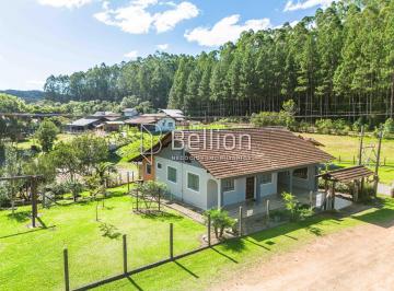 Casa · 140m² · 2 Quartos · 1 Vaga · Casa de campo em Alto Cedros