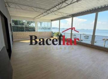 Casa · 300m² · 3 Quartos · Casa de Vila :  / Residencial / Praia da Bandeira