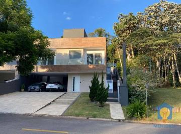 ab1da36c06424622be8b9c27bf69e9c6747eb2a4 · Casa de alto padrão com três suítes na Granja Viana