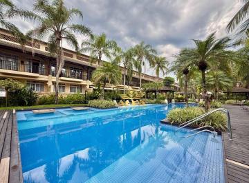b8d0083202354e2752165093e2dfdde0e3943e23 · Apartamento duplex mobiliado com 3 dormitórios em condomínio frente mar na Enseada – Alfa Imóveis Gu