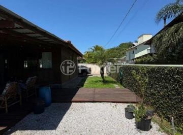 ef2e0f6f · Casa, 3 dormitórios, 555 m², em Sambaqui