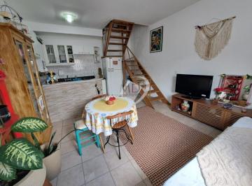 Casa · 106m² · 2 Quartos · 1 Vaga · Sobrado à venda, 106m já com a garagem, 2 dormitórios 1 banheiro, 1 vaga de garagem.