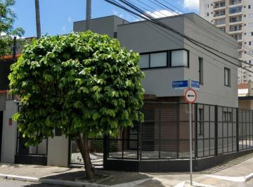 Comercial · 220m² · 3 Vagas · Casa comercial na Rua Baluarte, 365 • 220 m²