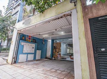 Comercial · 319m² · 13 Quartos · 2 Vagas · Casa comercial na Rua Alves Guimarães, 156 • 319 m²