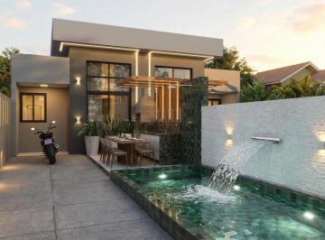 Casa de 3 quartos, João Pessoa · CASA NO BAIRRO DO CRISTO COM 3 QURTOS SENDO UM SUITES E PISCINA