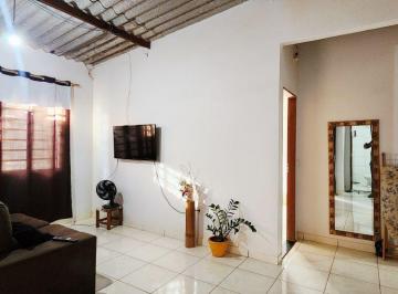Casa de 3 quartos, São Sebastião · Excelente Casa bem localizada, no bairro Morro da Cruz