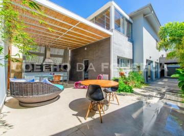 Casa de 3 quartos, São Paulo · Linda casa com 3 suítes e área gourmet externa ao lado do Parque Ibirapuera