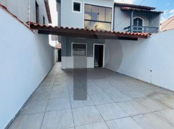 Fachada · Casa duplex na Morada da Montanha em Resende com 2 quartos sendo 1 suíte.
