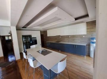 Casa de 4 quartos, Cotia · Imóvel com 4 quartos á venda em Cotia - SP.
