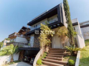 Casa · 285m² · 3 Quartos · 3 Vagas · Casa com Lareira e Acabamentos Refinados em Condomínio