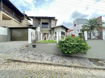 Casa · 420m² · 3 Quartos · 2 Vagas · CASA COM 2 SUÍTES + 1 QUARTO, VILA NOVA