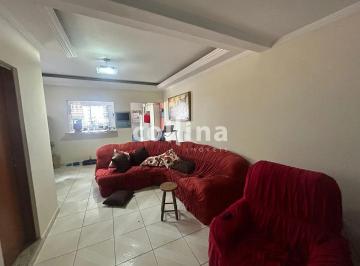Casa · 10m² · 1 Quarto · 1 Vaga · Casa em Jardim Primeiro de Maio (Chácara Fazendinha), Osasco/SP de 10m² 1 quartos à venda por R$ 700