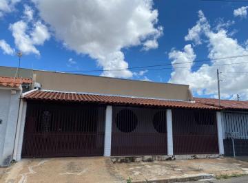 Casa de 4 quartos, Brasília · Excelente locação, QNJ 23, com casa fundos.