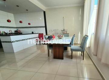 Casa · 194m² · 3 Quartos · 3 Vagas · Oportunidade rara no Oitis