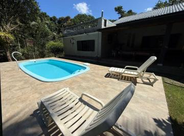 Rural de 5 quartos, Peruíbe · Chácara com 5 quartos e piscina em Peruíbe.