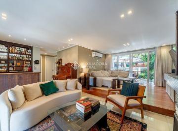 Casa · 270m² · 3 Quartos · 4 Vagas · Casa elegante com pátio arborizado, jacuzzi e ambientes amplos no Boa Vista