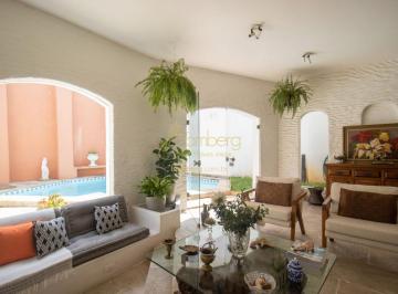 Casa · 360m² · 4 Quartos · 4 Vagas · Casa no Jardim Leonor com 4 dormitórios e 4 vagas
