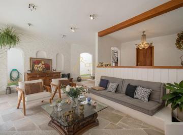 Casa · 360m² · 4 Quartos · 4 Vagas · Casa no Jardim Leonor com 4 dormitórios e 4 vagas