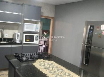 Casa · 275m² · 3 Quartos · 3 Vagas · Casa  de 3 quartos  na Feitoria.