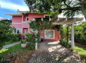 Casa · 400m² · 4 Quartos · 1 Vaga · Excelente casa mobiliada, localizada em rua com saída/trilha para a praia de apenas 200 m.
