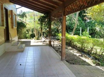 Casa · 110m² · 2 Quartos · Casa com 110m2 área construída. Diversas árvores frutíferas