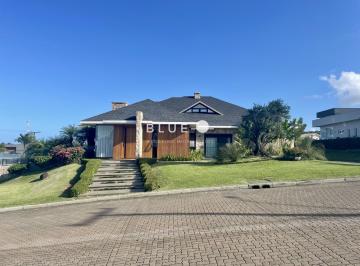 Casa · 530m² · 4 Quartos · 4 Vagas · Casa com 04 suítes mobiliada e decorada no Reserva das Águas em Torres RS