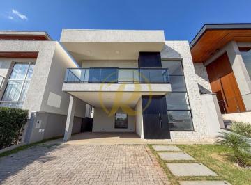 Casa · 208m² · 4 Quartos · 2 Vagas · Sobrado a Venda Condominio Taua Araçari
