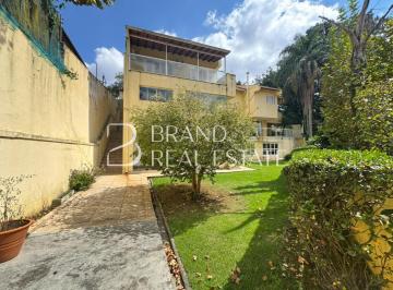 Casa · 409m² · 4 Quartos · 3 Vagas · Casa reformada com piscina, a venda no Jd Marajoara, 409m², 4 quartos, 3 vagas.