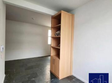 Apartamento · 71m² · 3 Quartos · 1 Vaga · Apartamento 3 quartos, 71m², 1 vaga rotativa, isento de IPTU, no Jardim Montanhês.