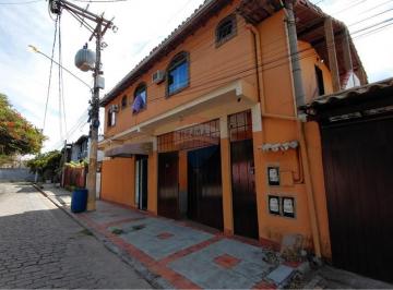 Casa · 300m² · 12 Quartos · 4 Vagas · À venda imóvel multifuncional com alto potencial de rentabilidade em Manguinhos, Búzios